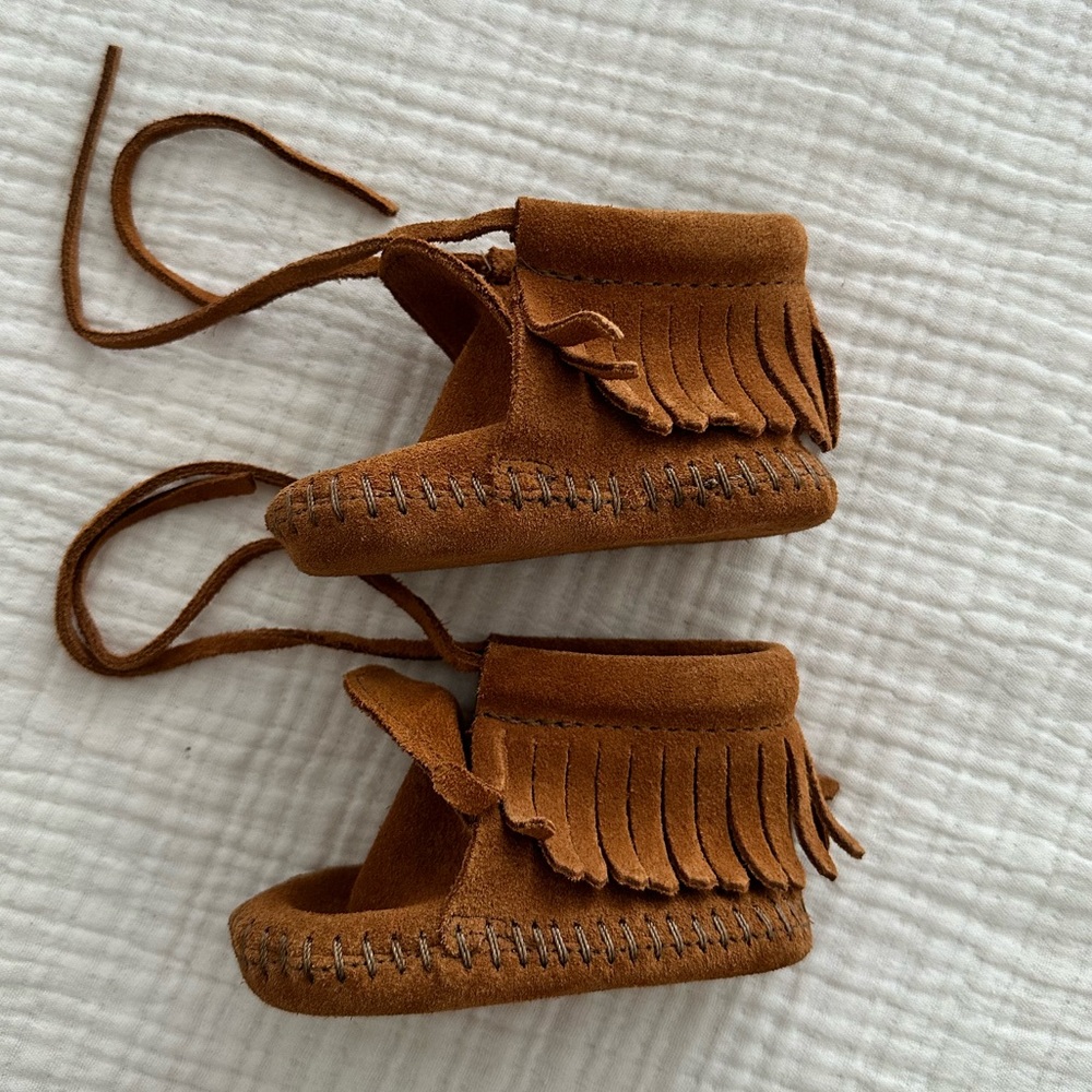 NEW Minnetonka Infant/Toddler/Baby Fringe Bootie